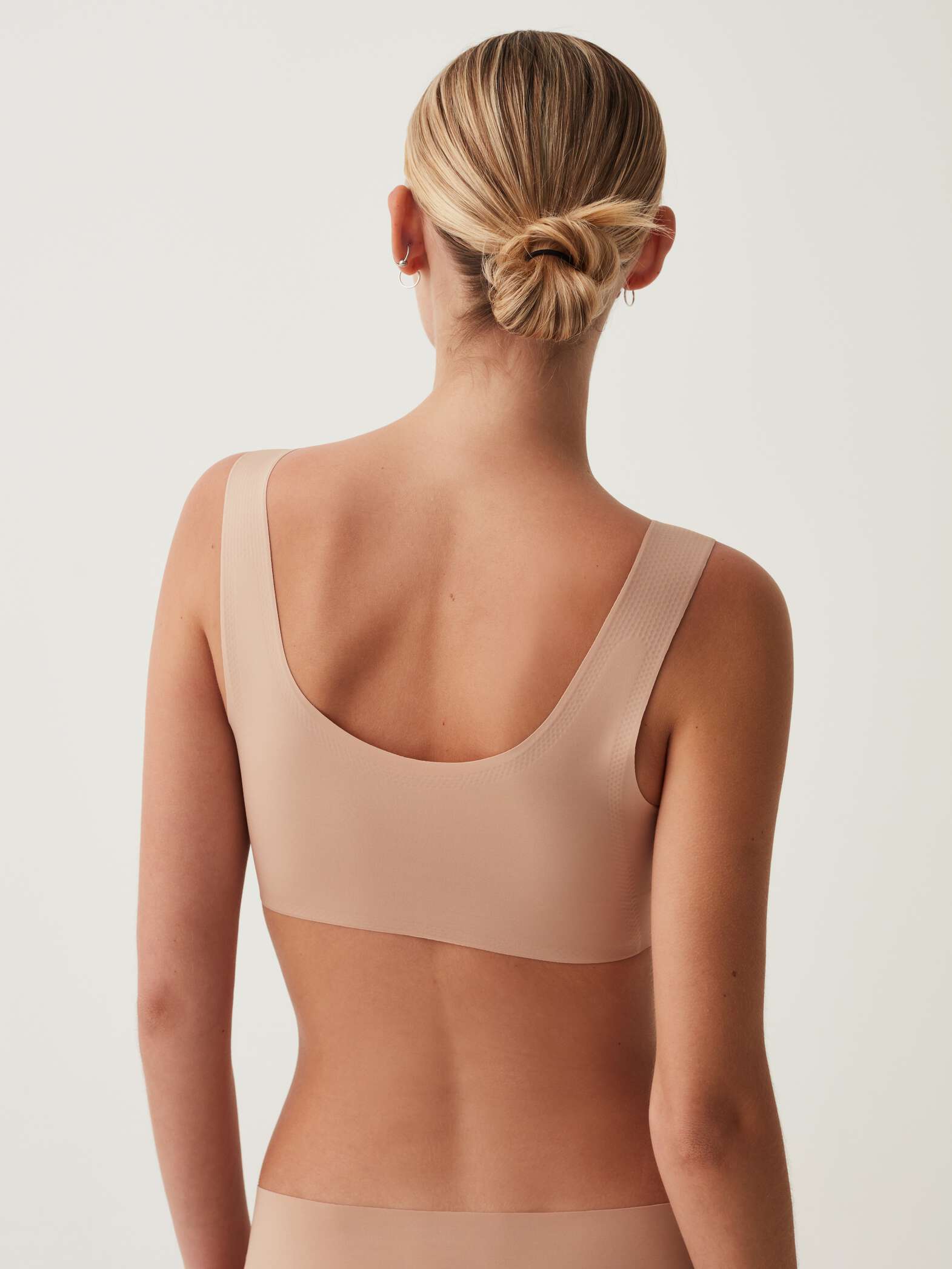 Women's Seamless Padded Wide Straps Microfiber Invisible Bra