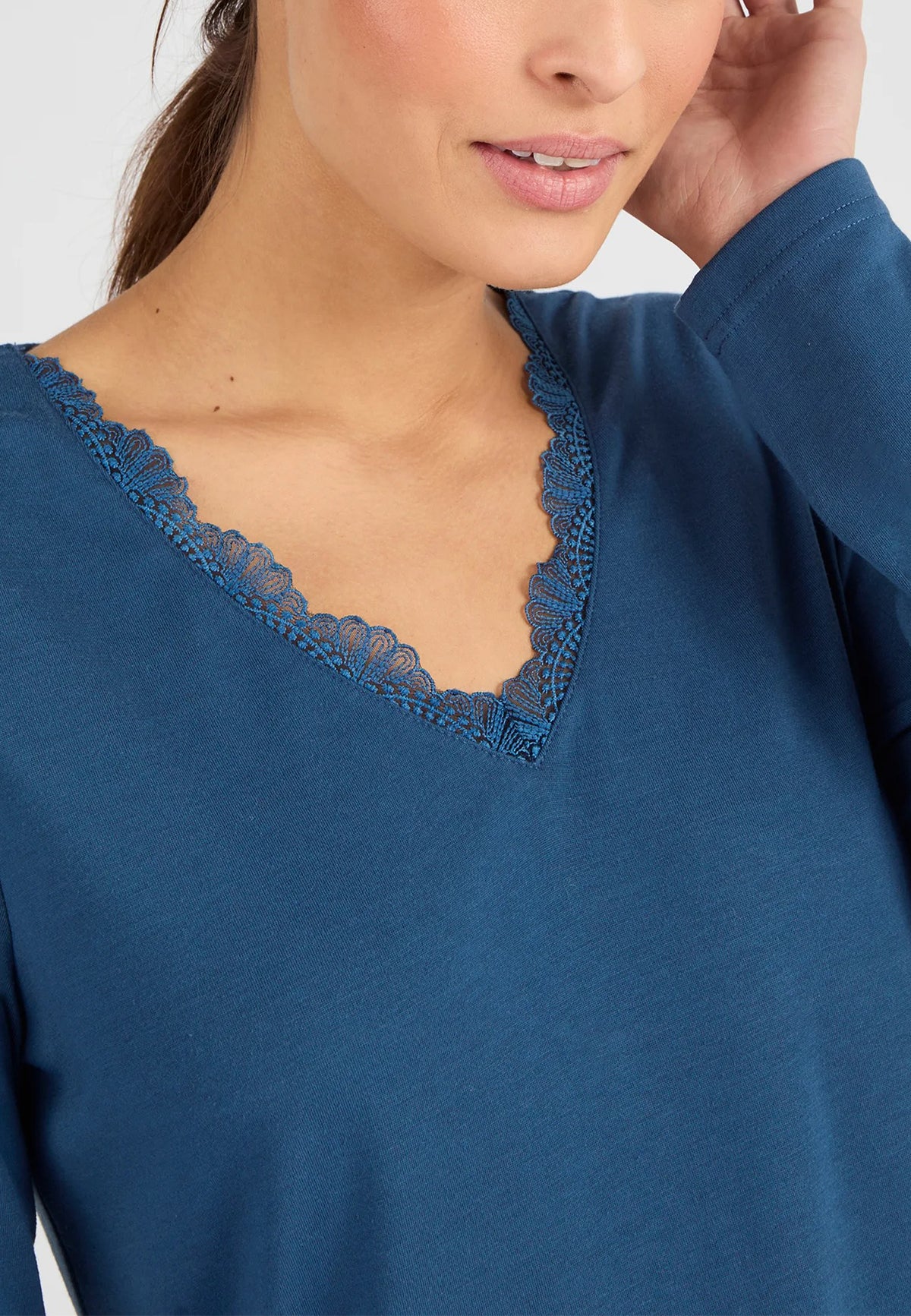 Women’s Thermal Long Sleeve Lace Trim V-Neck T-Shirt