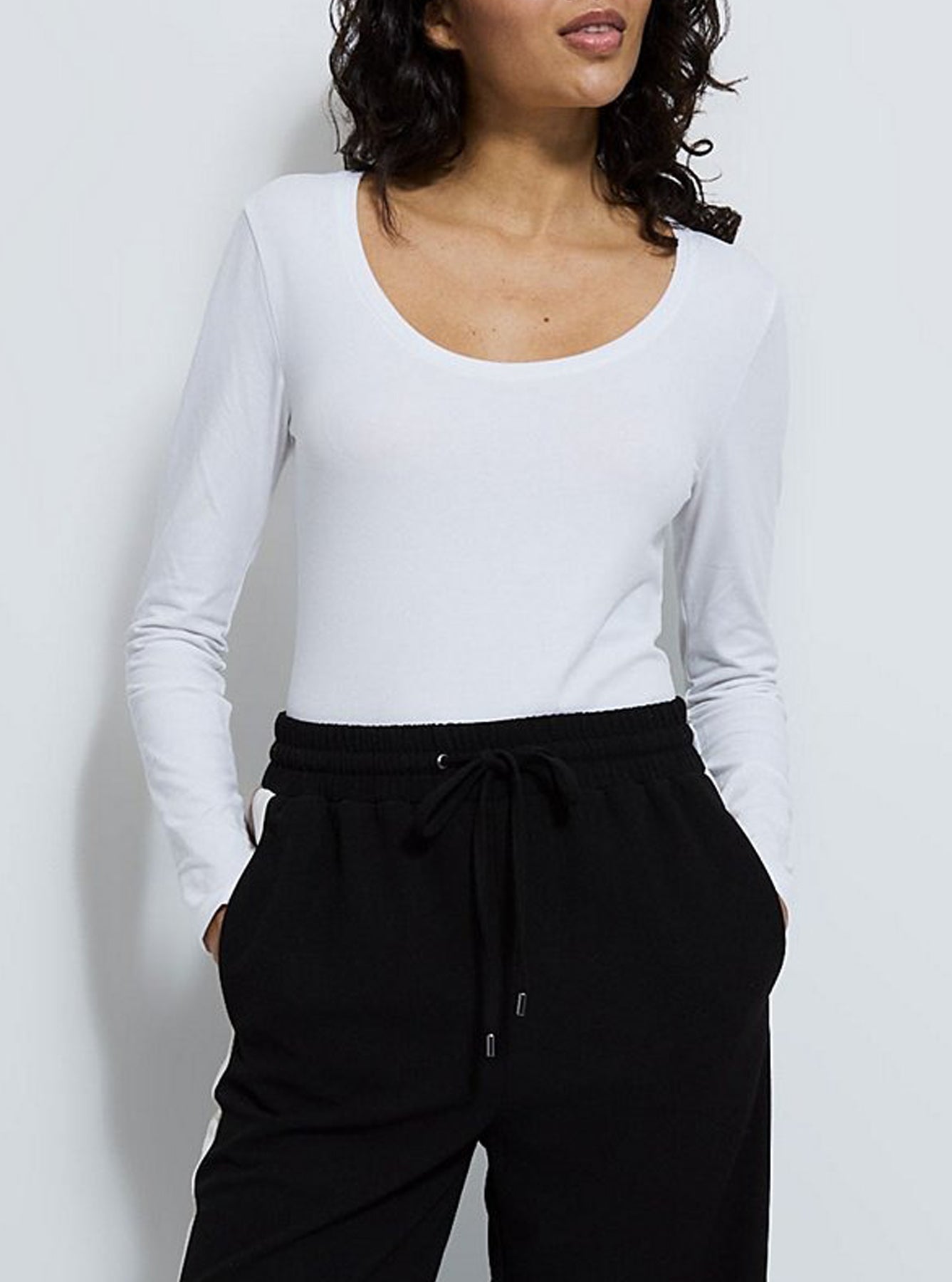Womens Scoop Neck Long Sleeve Cotton Jersey T-Shirt