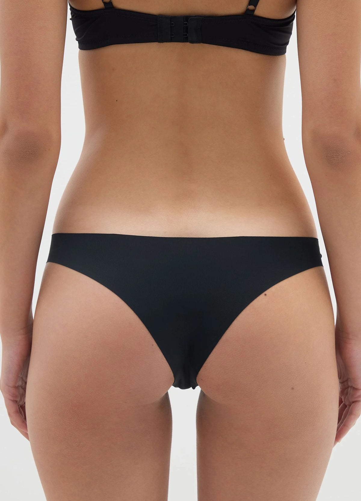 Womens Seamless Mid Rise Nylon Stretch Invisible Comfort Thong