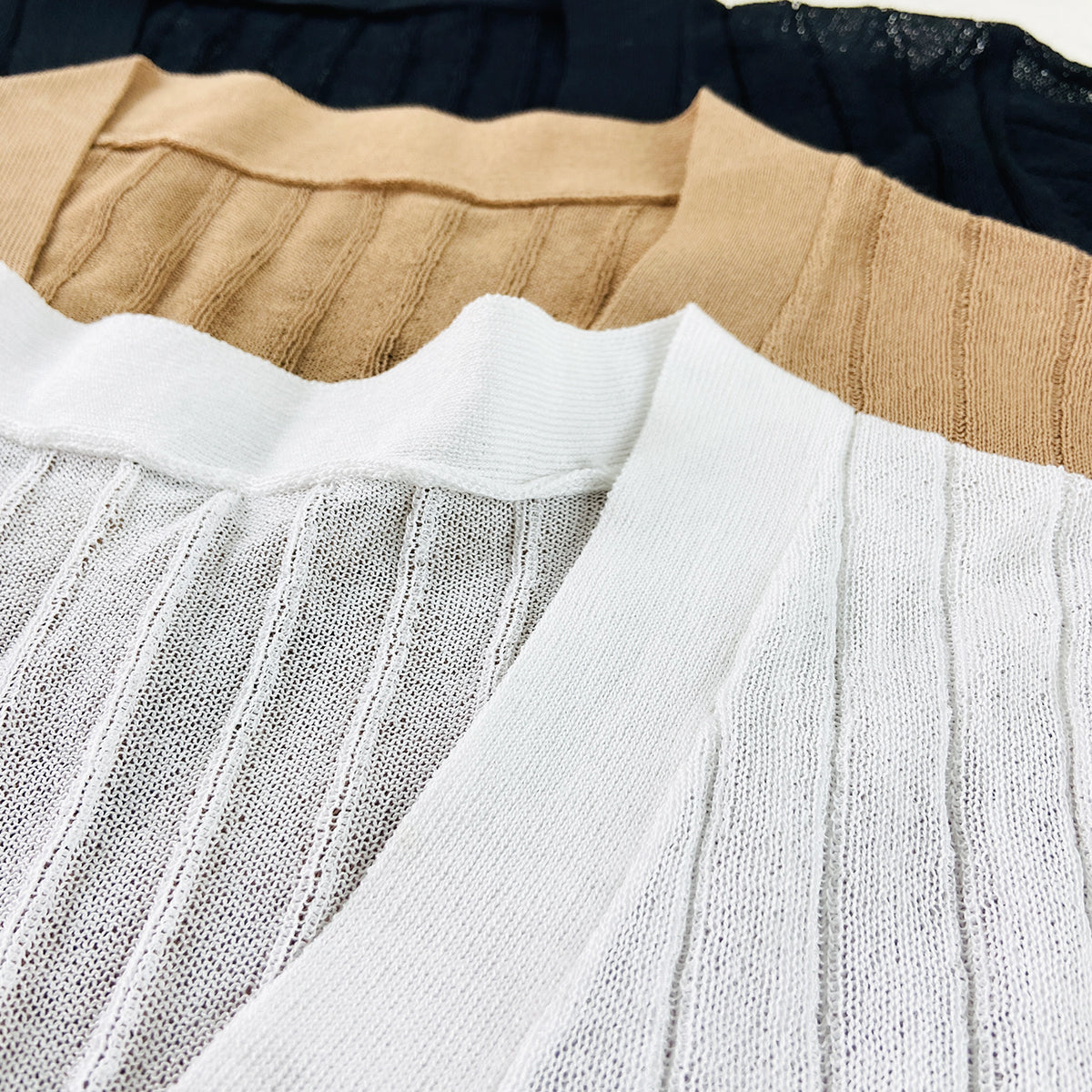 Womens Lightweight Ribbed Knit Button-Down V-Neck Cardigan