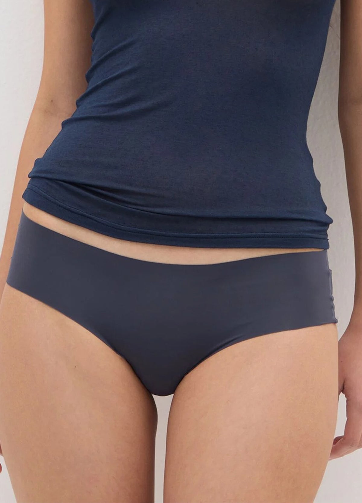 Womens Seamless Mid Rise Invisible Comfort Stretch Full Back Brief Panty