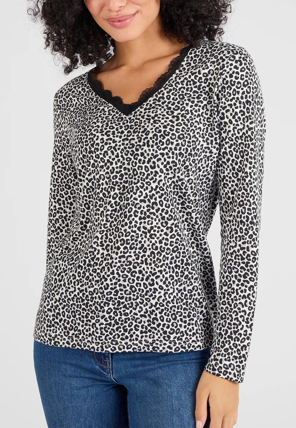 Women’s Thermal Long Sleeve Lace Trim V-Neck T-Shirt