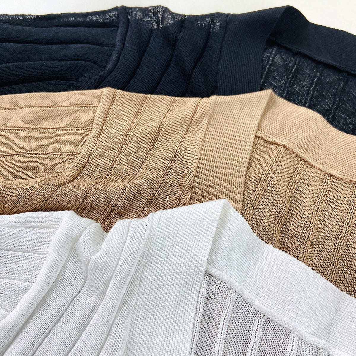 Womens Lightweight Ribbed Knit Button-Down V-Neck Cardigan